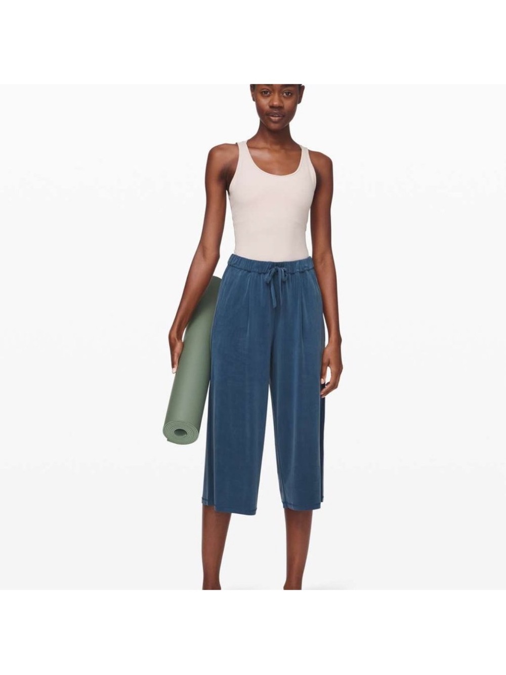 Lululemon Flow in Elegance Crop Code Blue 4